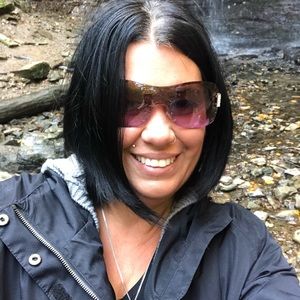 Meet your Posher, Candice